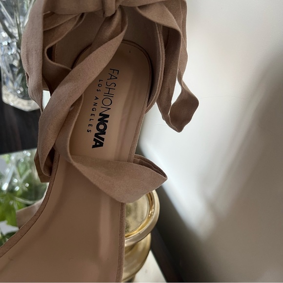 Fashion Nova beige plot twist heel - Picture 4 of 8